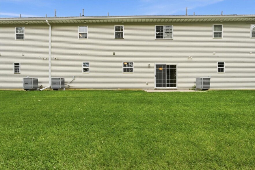 Building Photo - 1694 Burr Dr
