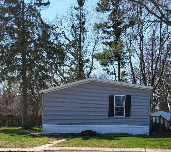 Building Photo - 1435 N Milford Rd