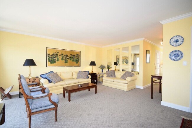 Building Photo - Peaceful and Serene 2 bedroom 2 bath