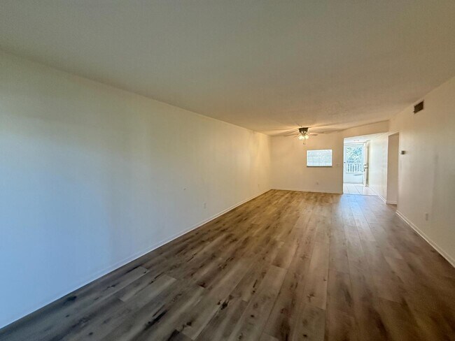 Building Photo - 820 Virginia St