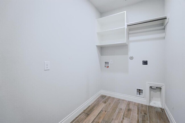Building Photo - 17010 Harper's Way