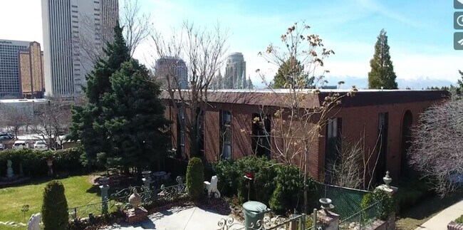 Building Photo - Large Private Girl  Room Downtown ASAP - Balcony, Storage and more