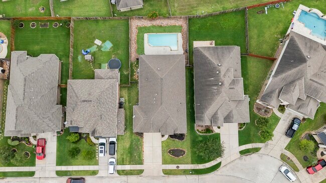 Building Photo - 22310 Taren Ct