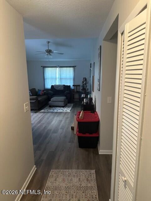 Building Photo - 1681 Dogwood Cir