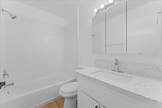 Building Photo - 631 E Elk Ave