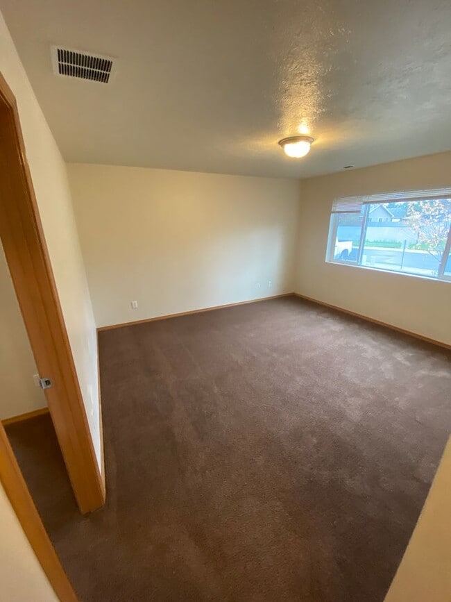 Building Photo - Single Family Home for Rent - 4 Bedroom, 2 Bathroom Located in Cheney!