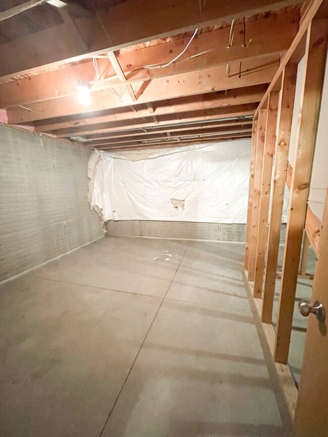 Building Photo - 3 Bedroom & 3 Bathroom Townhouse for Rent!