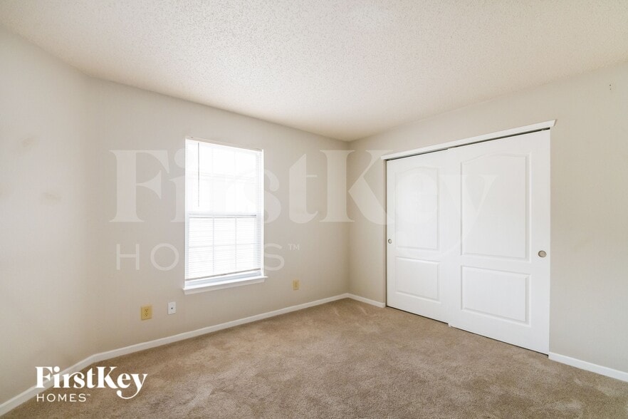 Building Photo - 12663 Republic Dr