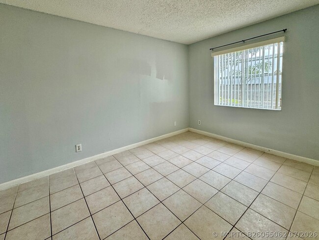 Building Photo - 334 SW 86th Ave