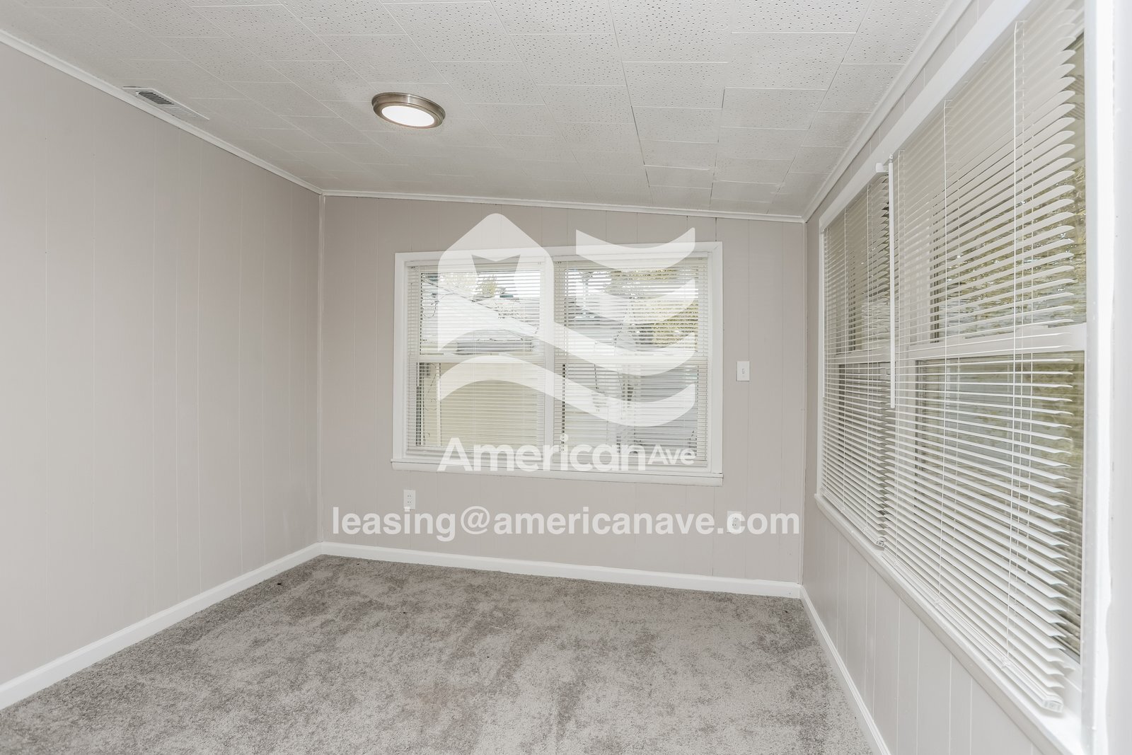 Building Photo - 9765 Dennis Dr