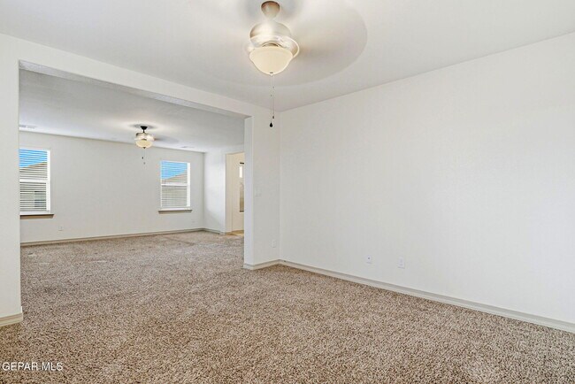 Building Photo - 14705 Tierra Escape Ave