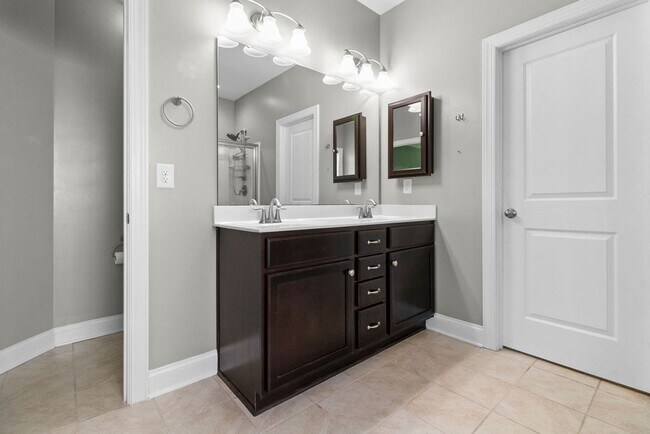 Building Photo - 4 Bedroom in Mimosa Bay with BONUS and BOA...