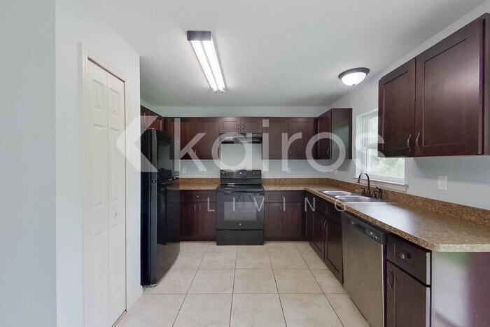 Building Photo - 14584 SW 75th Cir