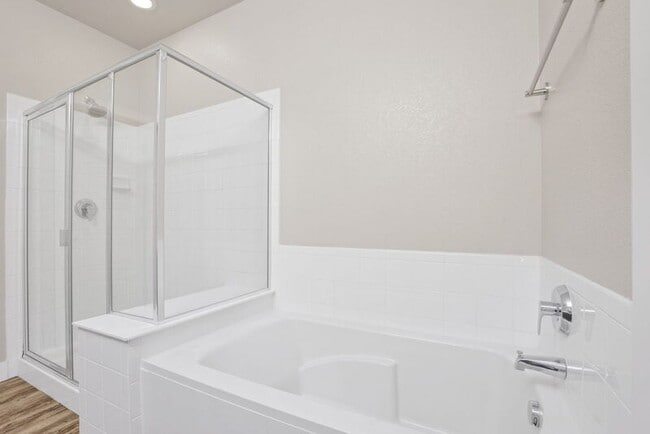 Building Photo - 5829 N Beeler St