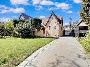 Building Photo - 203 S Stanley Dr