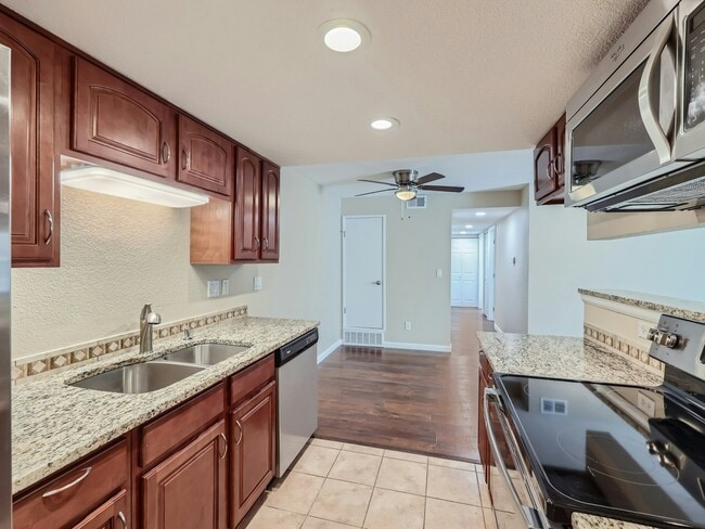 Building Photo - 13261 E Asbury Dr