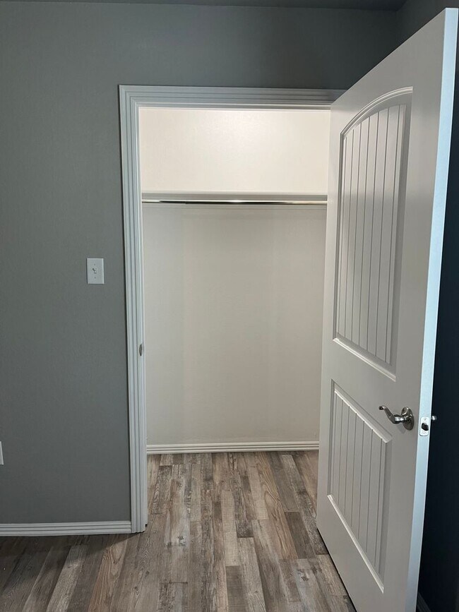 Building Photo - COX-VINE STREET