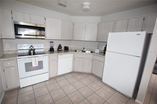 Building Photo - 7706 Indian Ridge Trail S