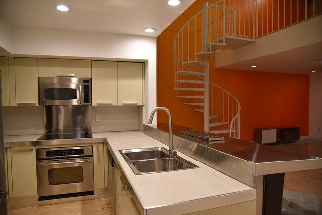 Building Photo - 15315 Loch Isle Dr W