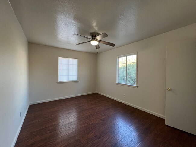 Building Photo - 3 Bedroom 1 Bathroom House with Huge Fenced Yard Near Schools, Park & Community Pool
