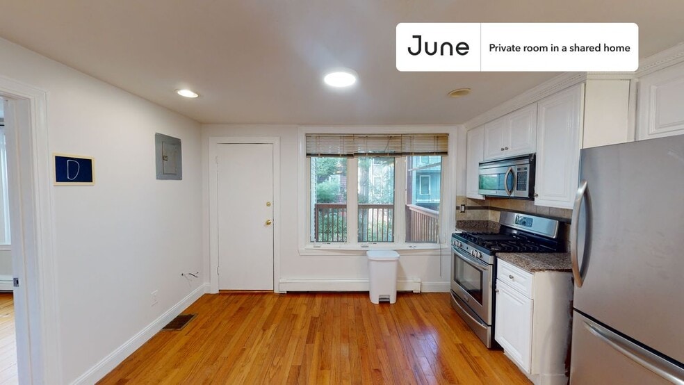 Building Photo - Room in Shared 4 bed/1 bath home