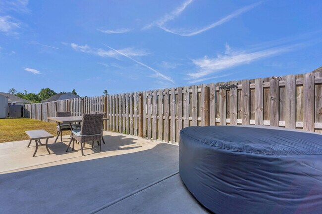 Building Photo - 1049 Burled Oak Rdg Lp SE