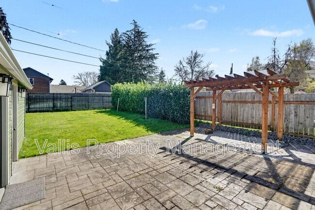 Building Photo - 2350 Cottage St SE