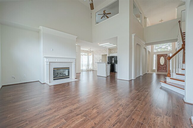Building Photo - 2422 Leanett Way