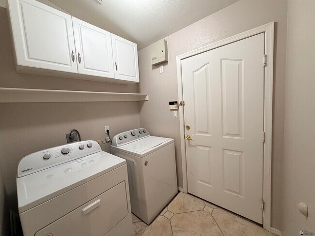 Building Photo - 3905 W 18th St