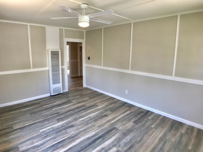 Building Photo - 528 E Washington Ave