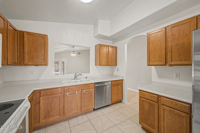 Building Photo - 6602 W Desert Hollow Dr