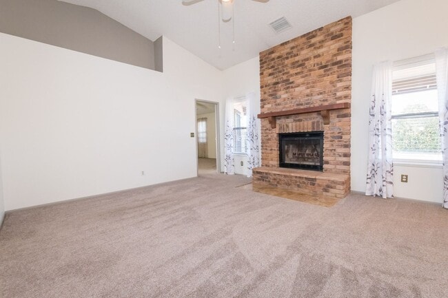 Building Photo - Beautifully Updated 2BR/2BA Home – Near Fort Huachuca