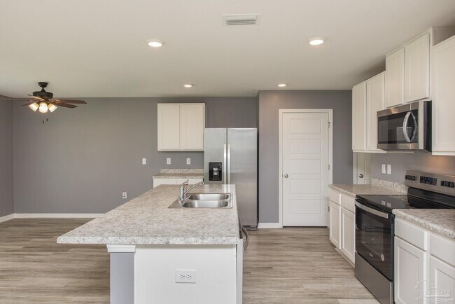 Building Photo - 5720 Blackhorse Cir