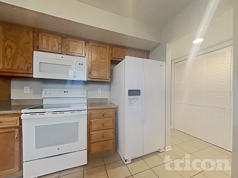 Building Photo - 8309 Brambleberry Dr