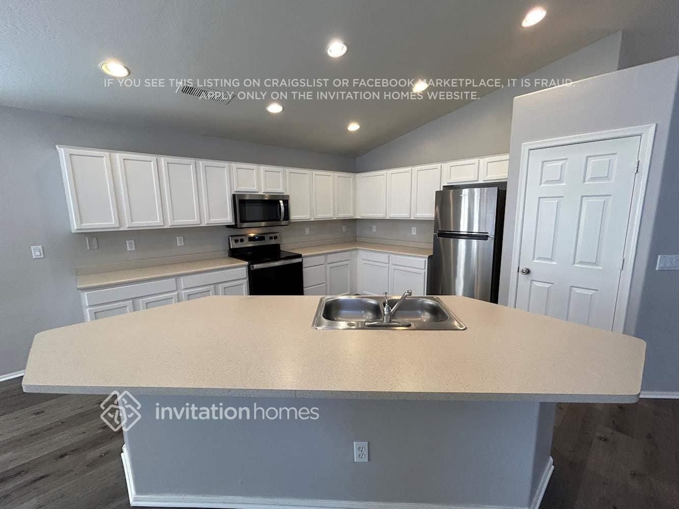 Building Photo - 8524 W Chickasaw St