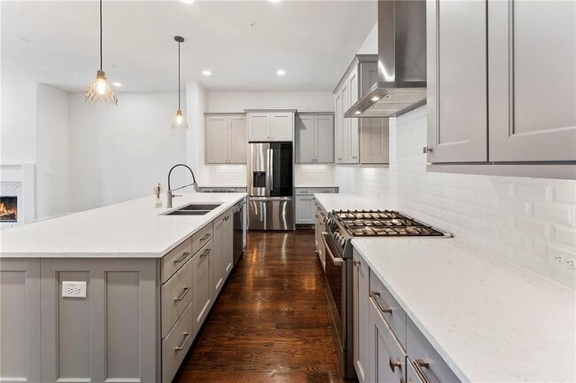 Building Photo - 871 3rd St