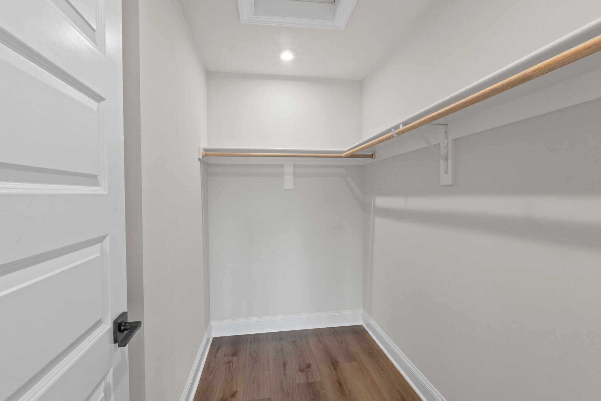 Walk in Closet - 2423 Anlee Rd