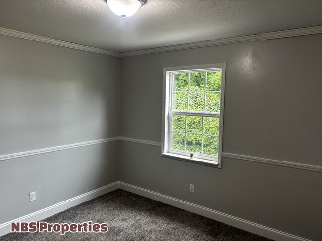 Building Photo - 143 McCully Ln