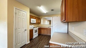 Building Photo - 7731 Silver Grove