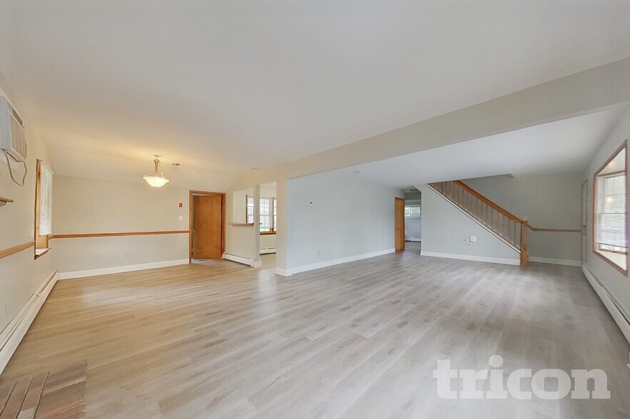 Building Photo - 26 Village Ln