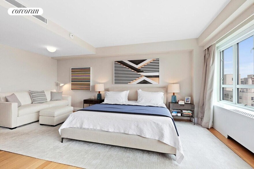 Building Photo - 200 E 66th St