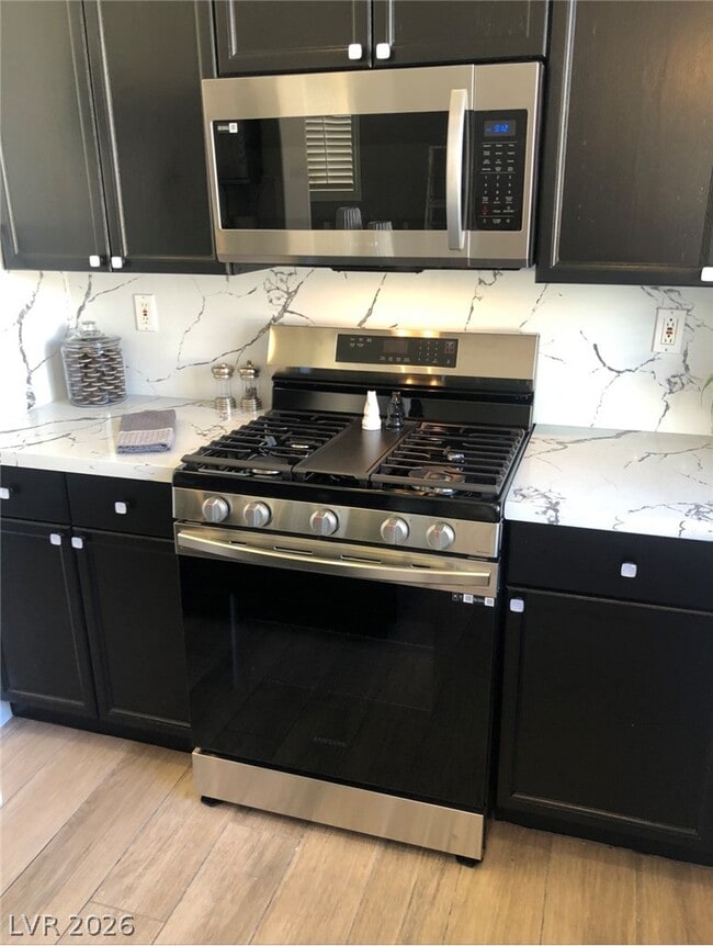 Building Photo - 20 Chateau Whistler Ct
