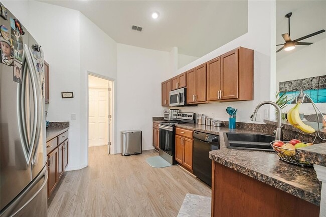 Building Photo - 520 Pheasant Dr