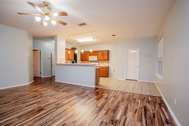 Building Photo - 115 Brazos Ln