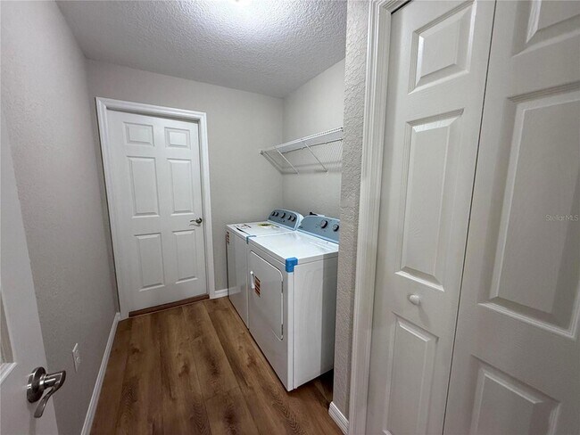 Building Photo - 10426 SW 133 Ave