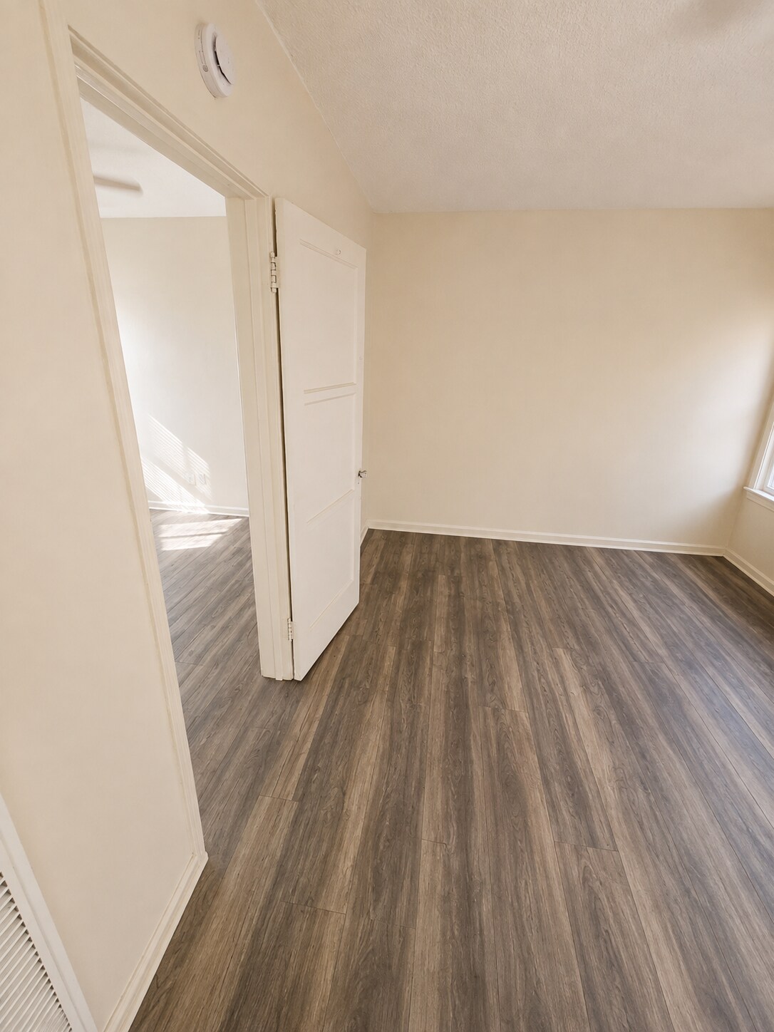 Building Photo - 1040 W 107th St