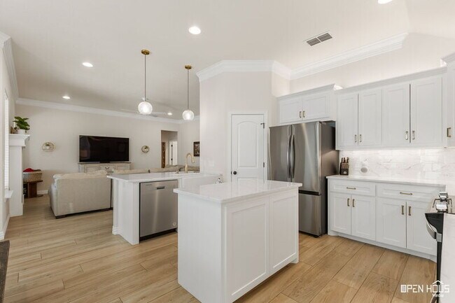 Building Photo - 5211 McSally Dr