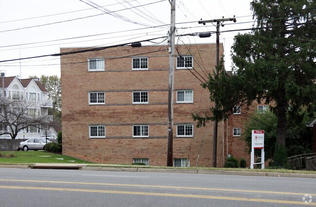 Primary Photo - Tuckahoe Apartments II