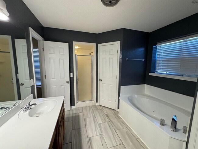 Building Photo - 4848 Matterhorn Dr