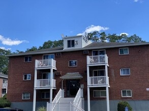 Building Photo - 616 Boston Post Rd E